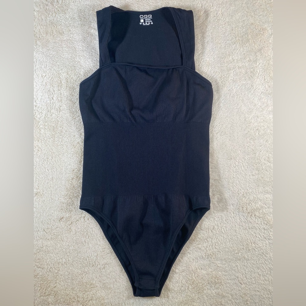 OQQ Black Square Neck Sleeveless Ribbed Bodysuit‎ Size Large Stretch